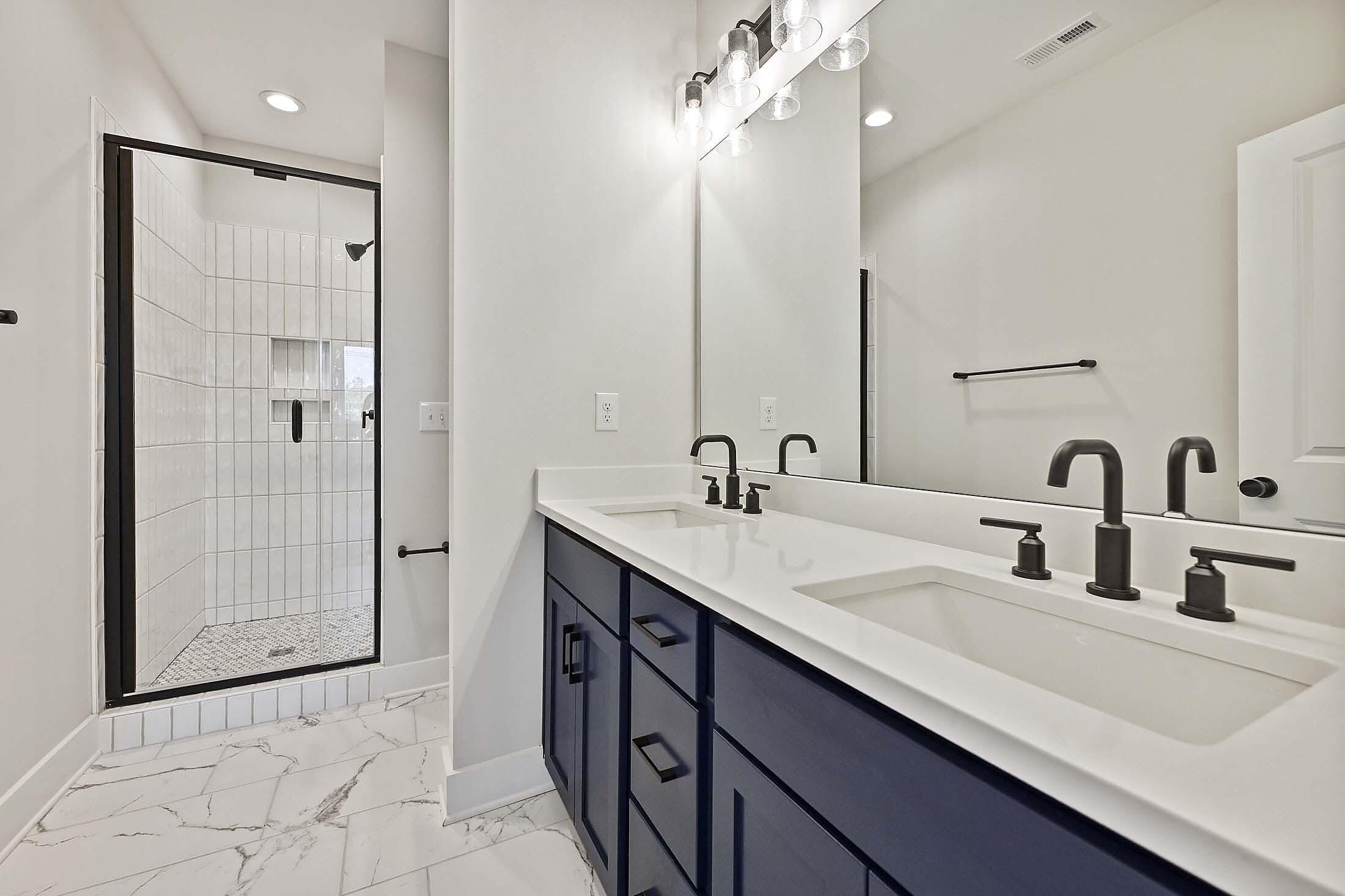 -home-empirecas-public_html-uploads-images-homes-46736-car_csw0420_032725_19-primary-bath