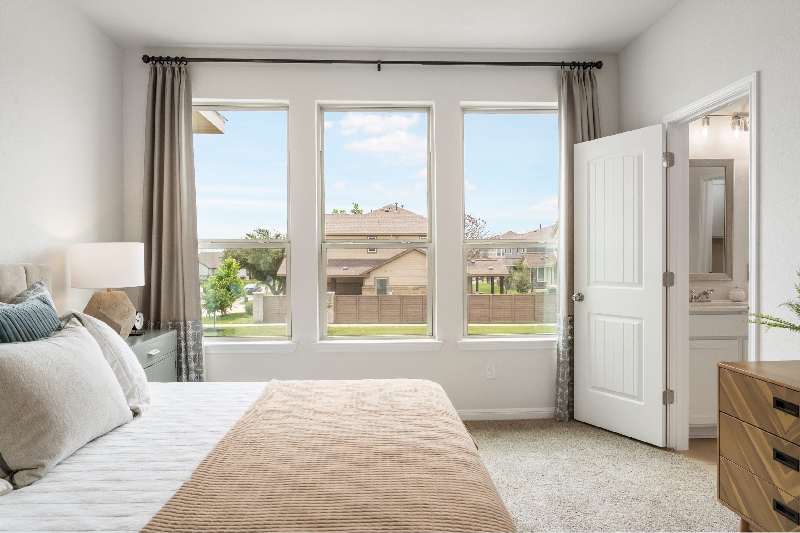 TheAbbey-WithGarage-Bedroom2