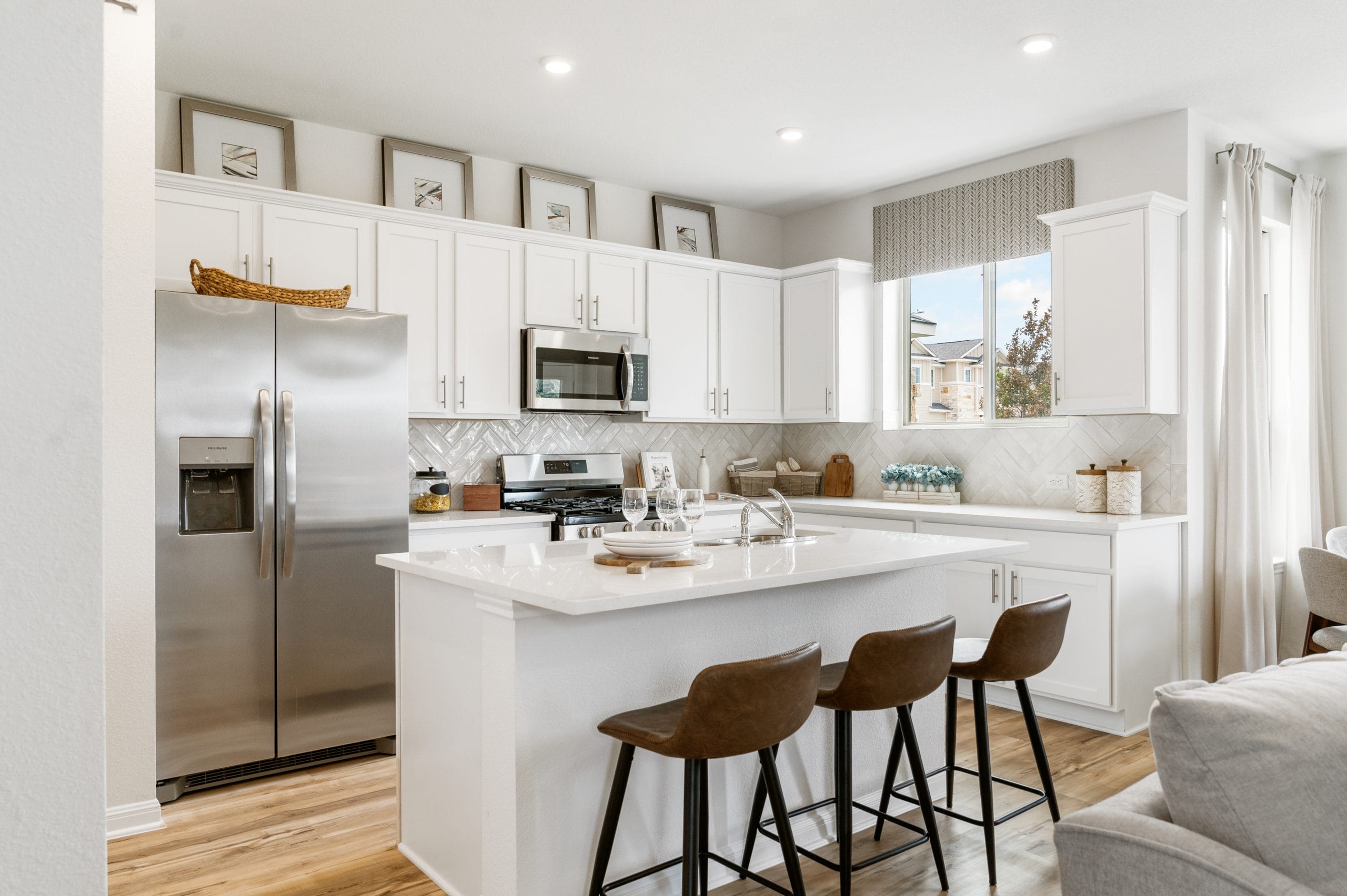 TheAbbey-WithGarage-Kitchen
